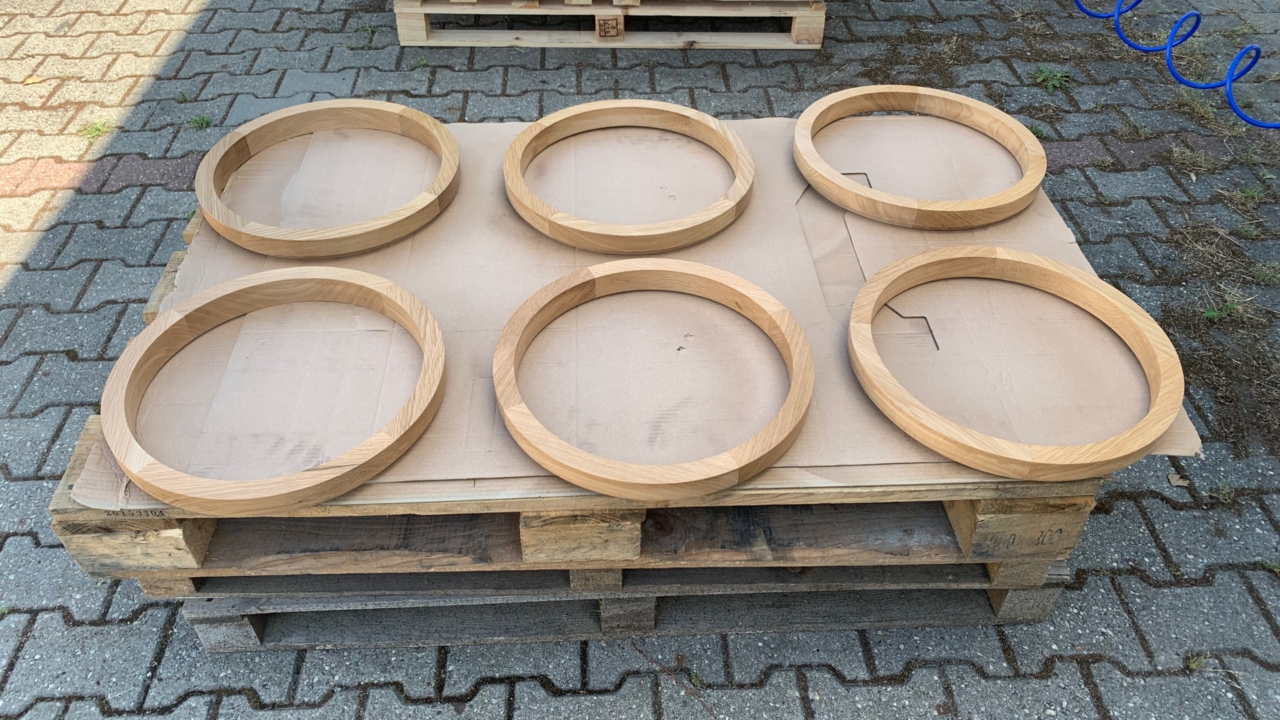 Painting of bottom rings for Wood Round 400 LED in OAK