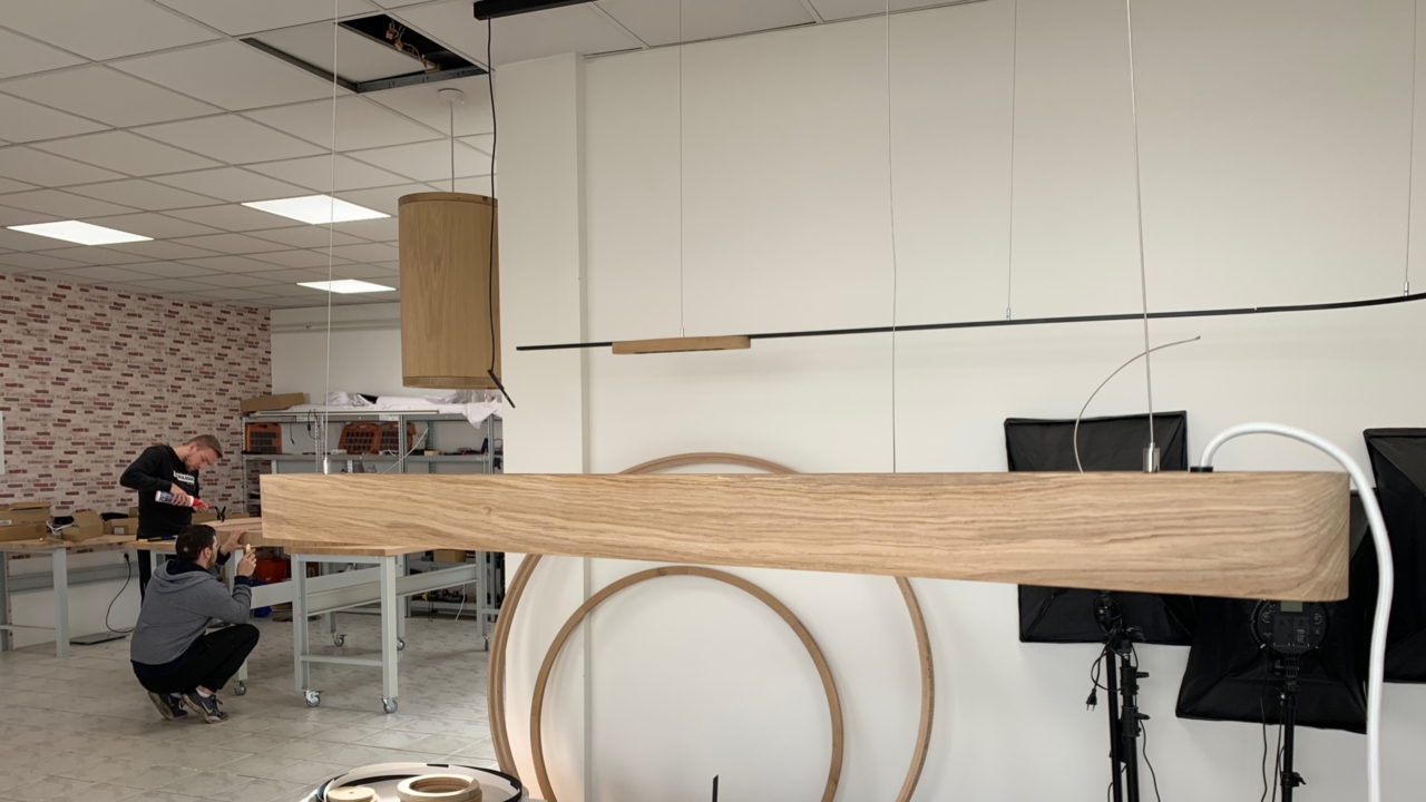 Wood Linear 50 LED in OAK with direct & indirect illumination