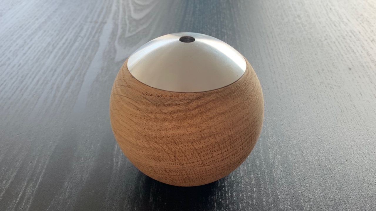 Wood Ball LED mini in OAK and aluminium top cover
